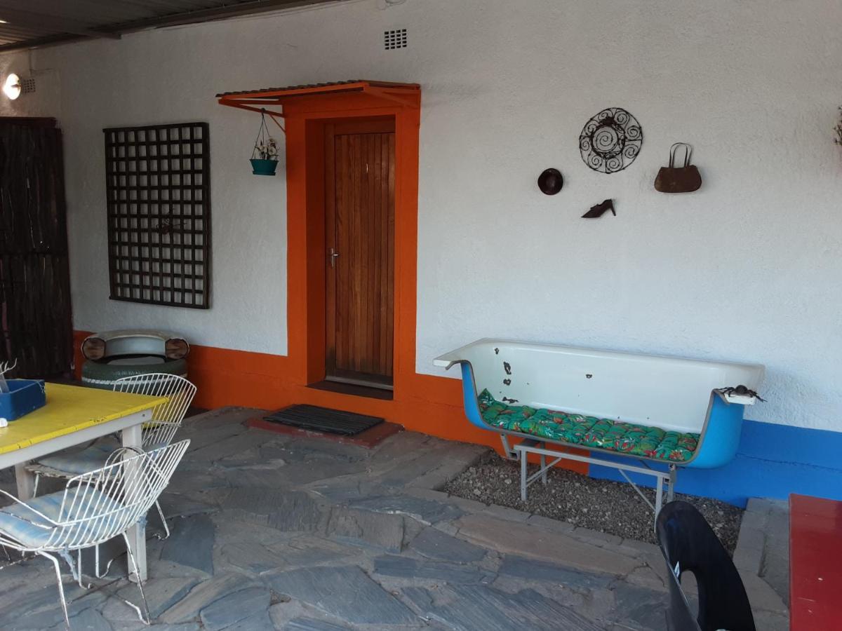 Kai-Oms Backpackers Lodge 아웃조 외부 사진