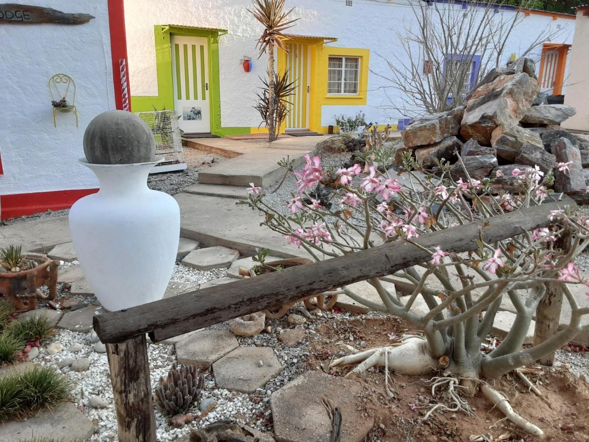Kai-Oms Backpackers Lodge 아웃조 외부 사진