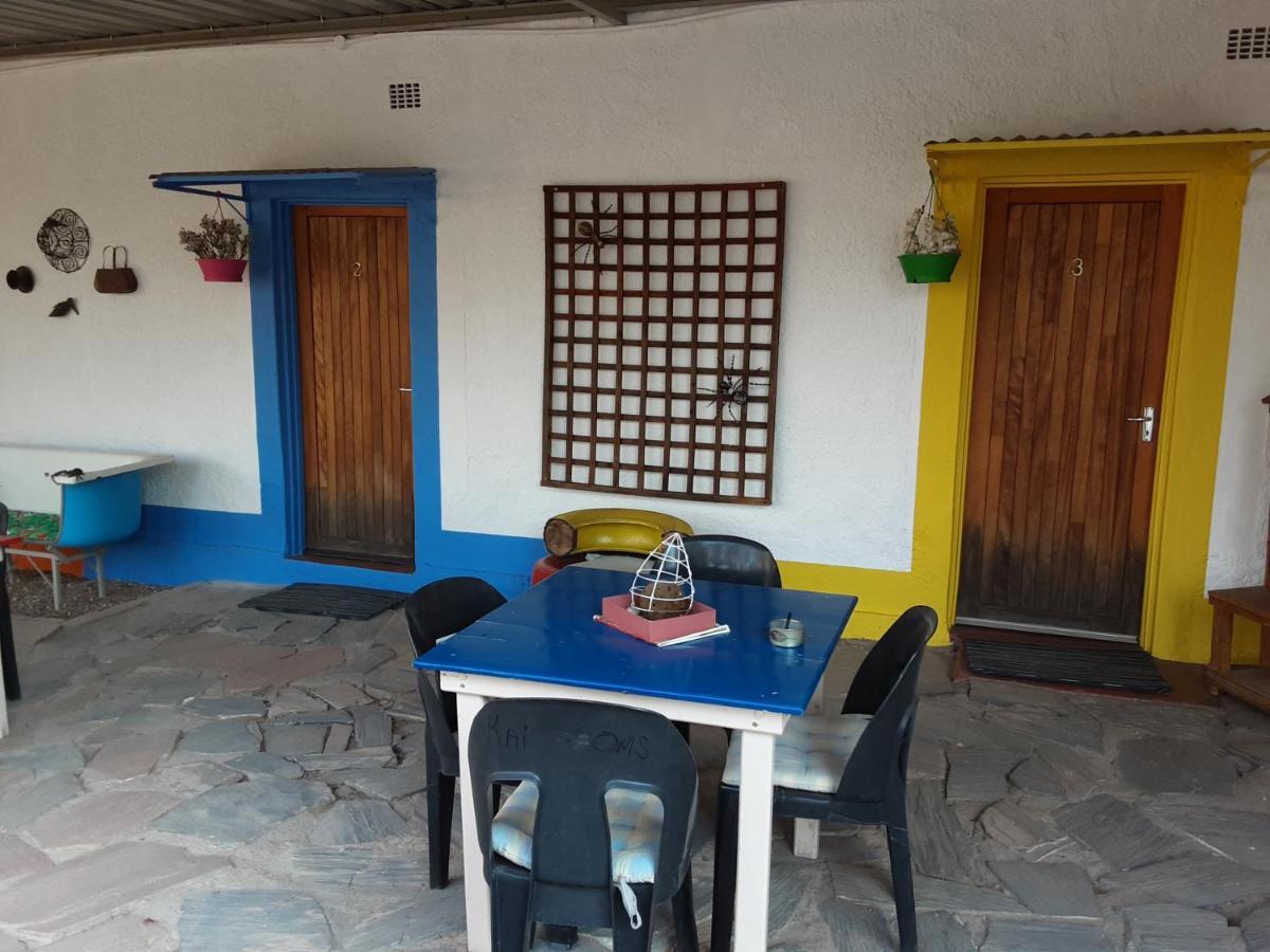 Kai-Oms Backpackers Lodge 아웃조 외부 사진
