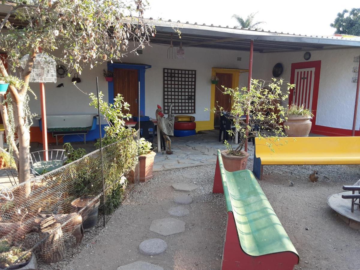 Kai-Oms Backpackers Lodge 아웃조 외부 사진