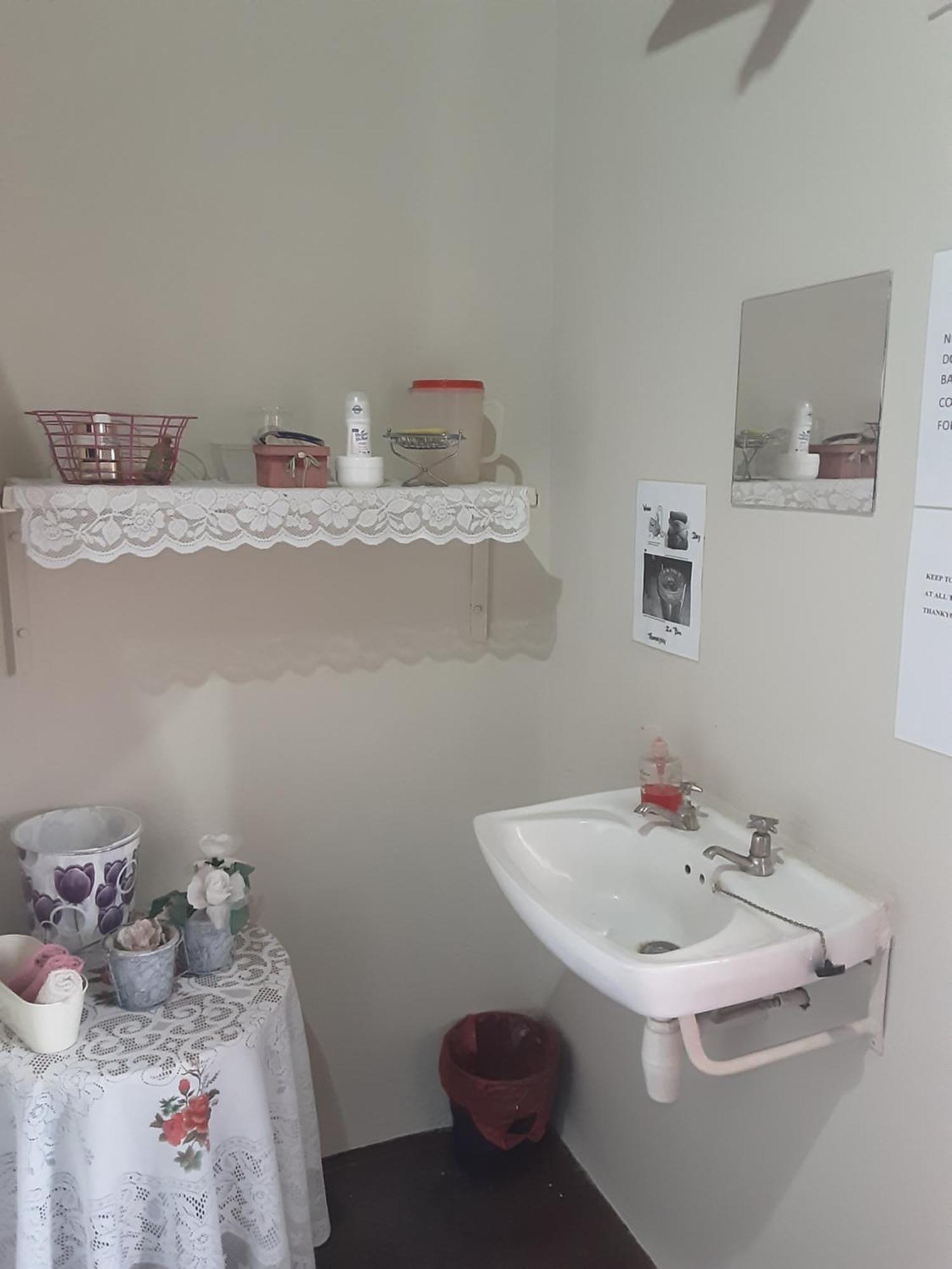 Kai-Oms Backpackers Lodge 아웃조 외부 사진