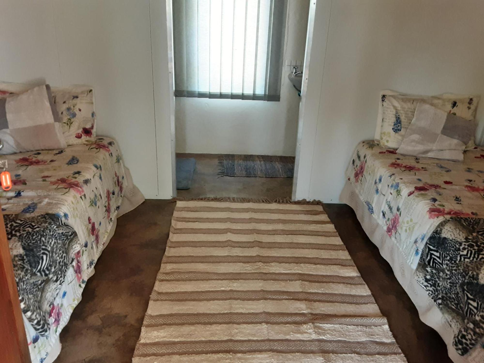 Kai-Oms Backpackers Lodge 아웃조 외부 사진