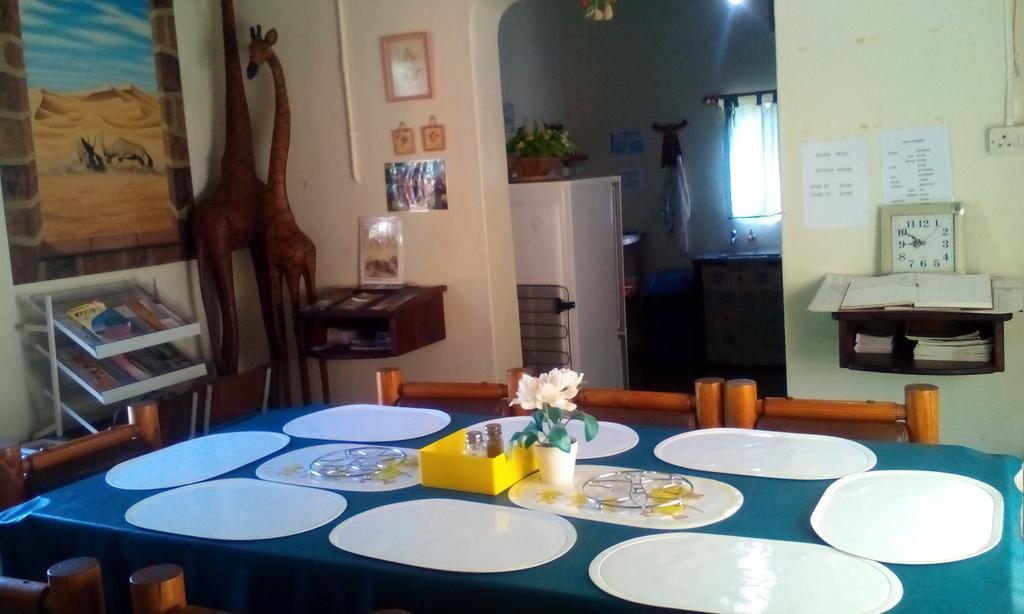 Kai-Oms Backpackers Lodge 아웃조 외부 사진