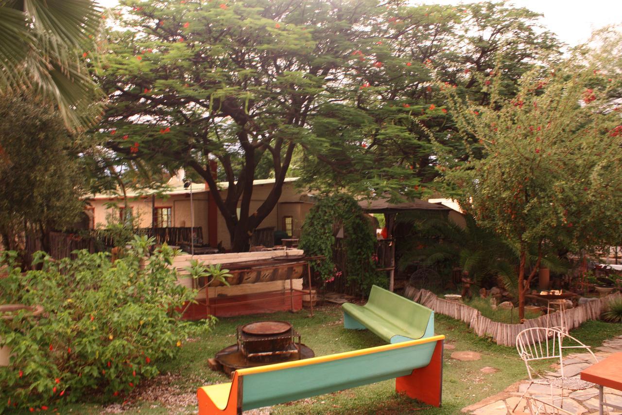 Kai-Oms Backpackers Lodge 아웃조 외부 사진